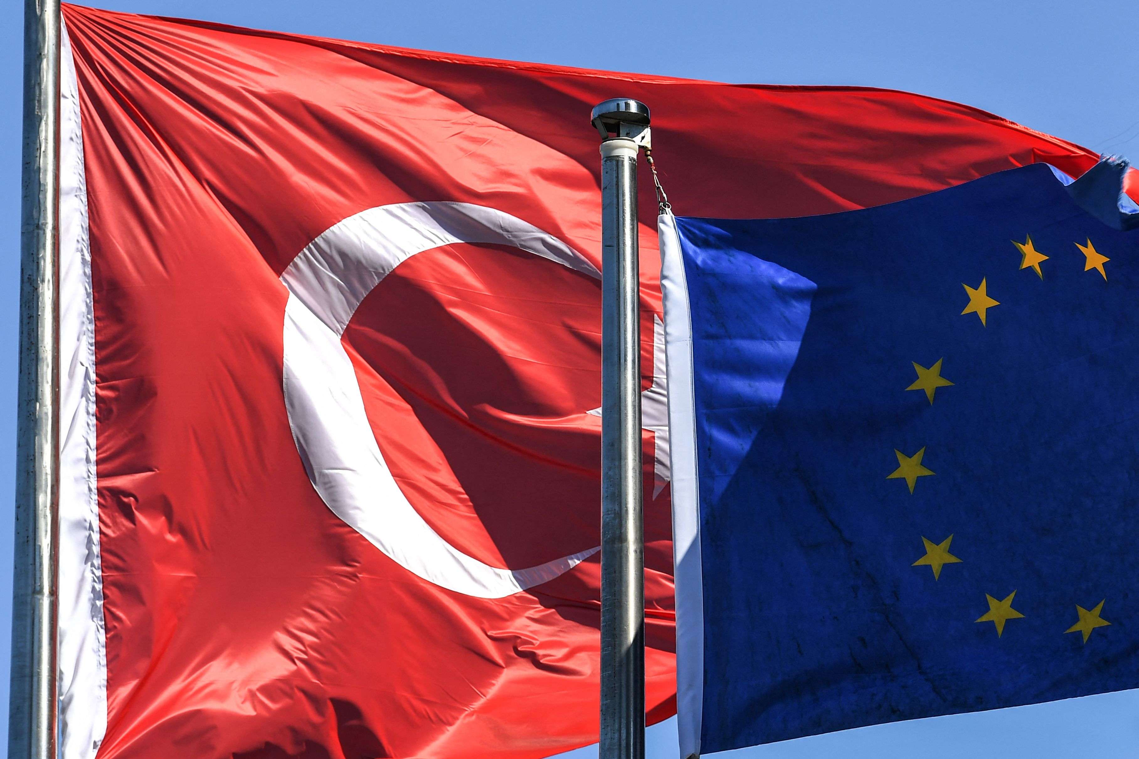 التوتر ضارب في عمق العلاقات التركية الأوربية بسبب انتهاكات أنقرة 