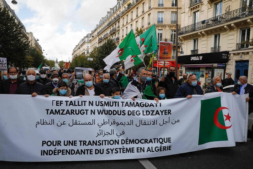 دعم دوائر فرنسية للحراك مثل احد ابرز الخلافات بين باريس والجزائر