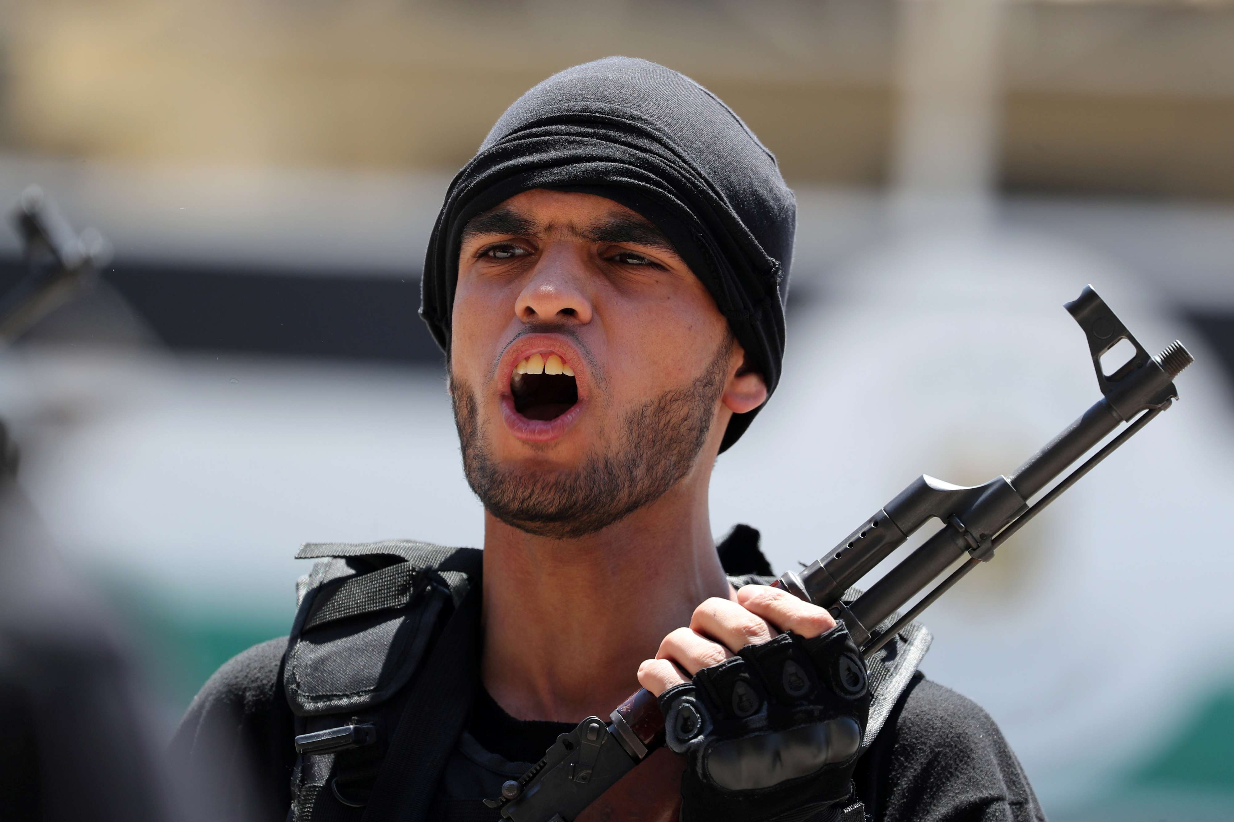 شرطة حماس تتقلب بين التسلط والتشدد