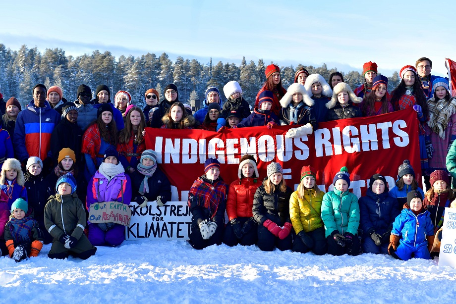 ناشطون مناخيون سويديون في مظاهرة