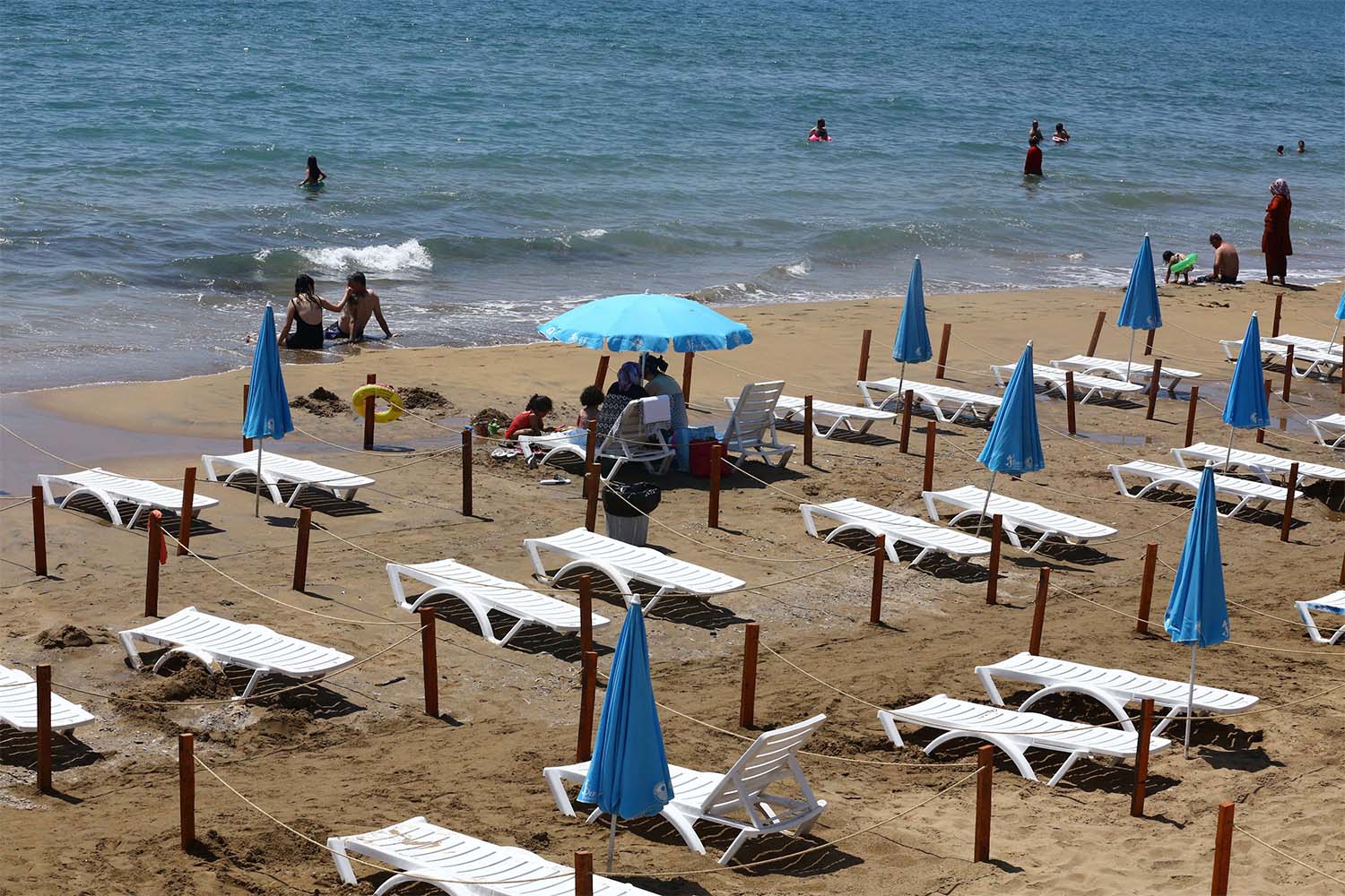 Coronavirus outbreak slashed Turkey's tourism revenues by two thirds in 2020