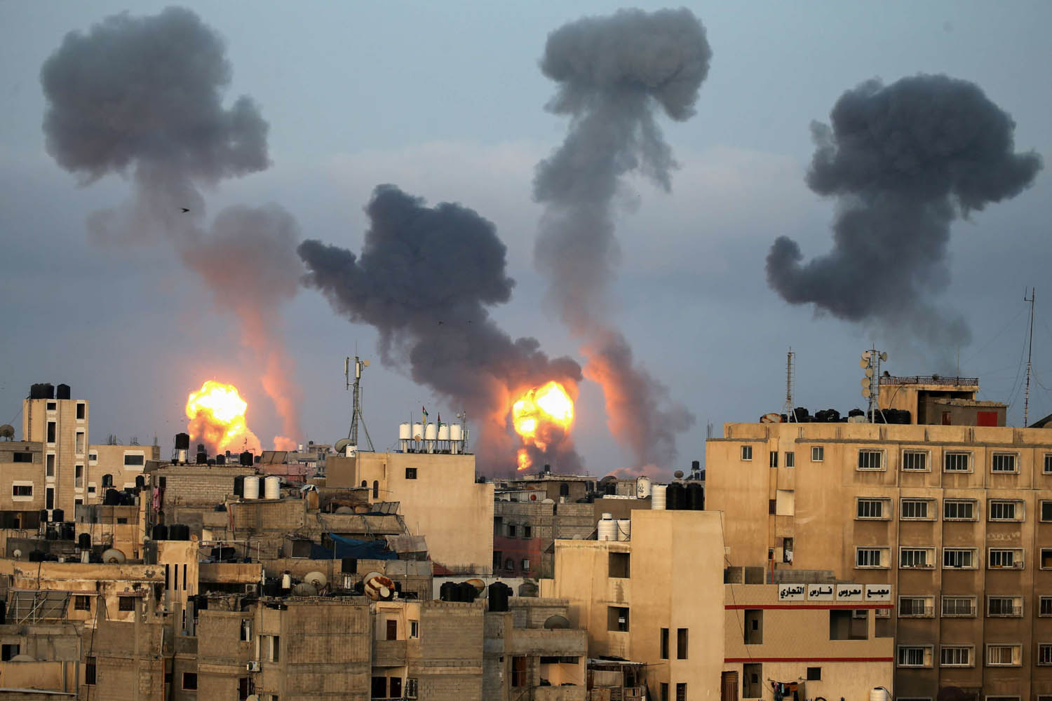 التصعيد الإسرائيلي ينذر بتفجير موجة عنف شديدة في غزة والقدس