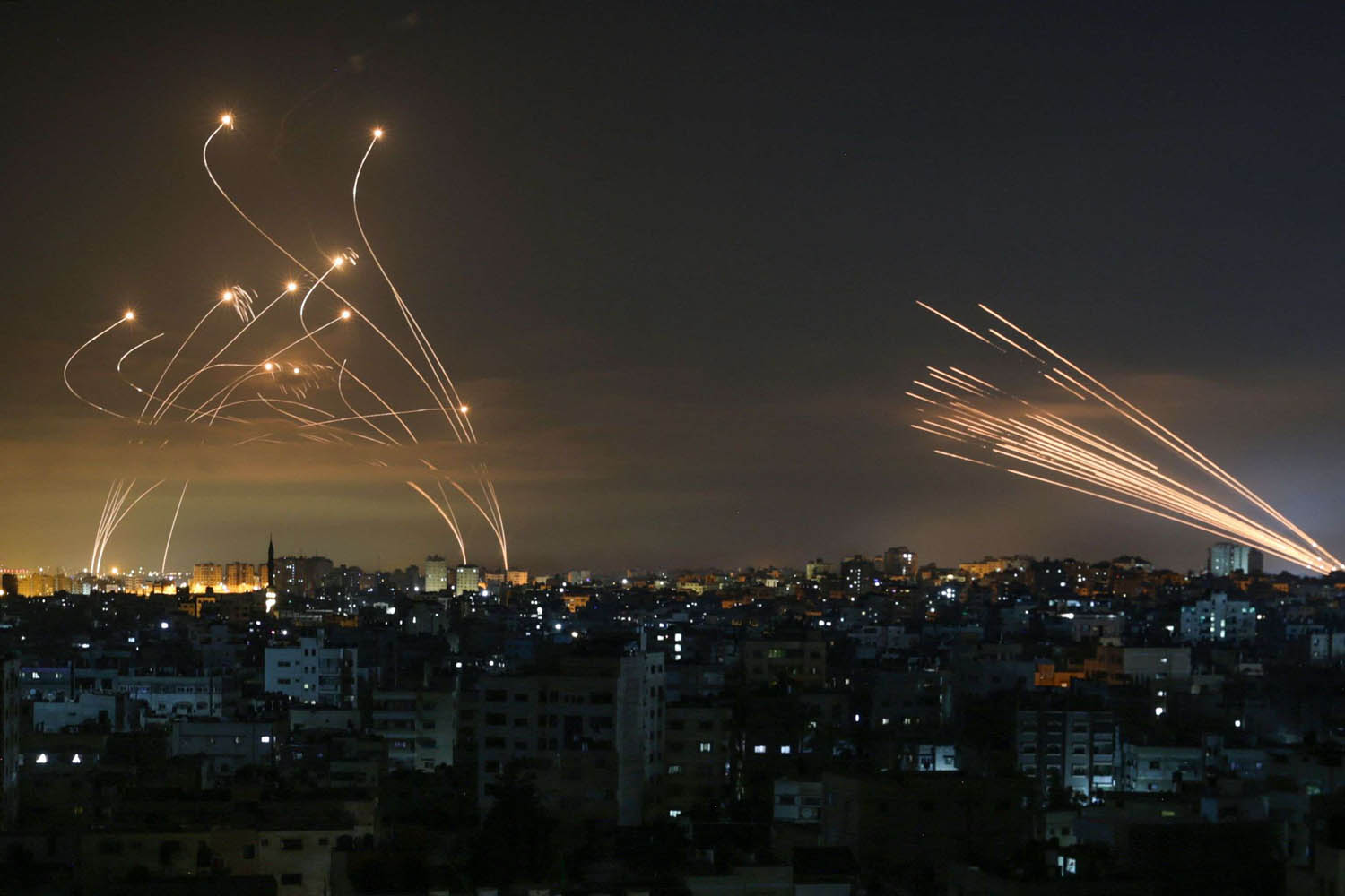 صواريخ تنطلق من غزة صوب إسرائيل