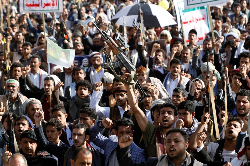 إيران تعزز صفوف الحوثيين بالعشرات من المرتزقة السوريين