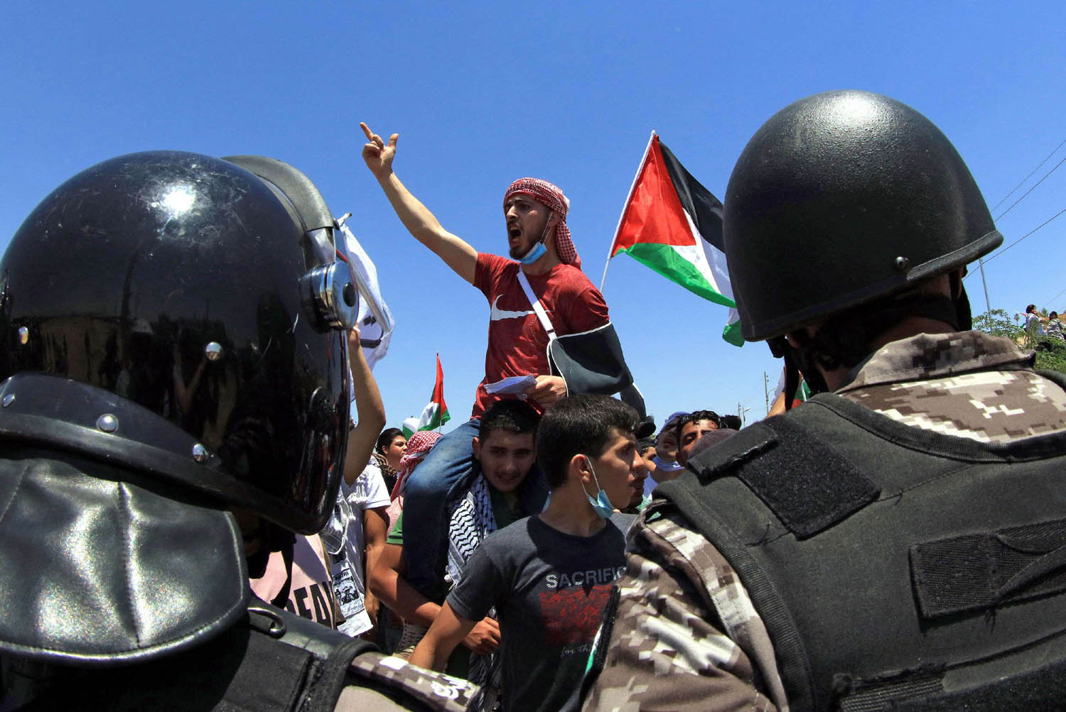 فلسطينيون في عمان يحتجون على العدوان الاسرائيلي على غزة
