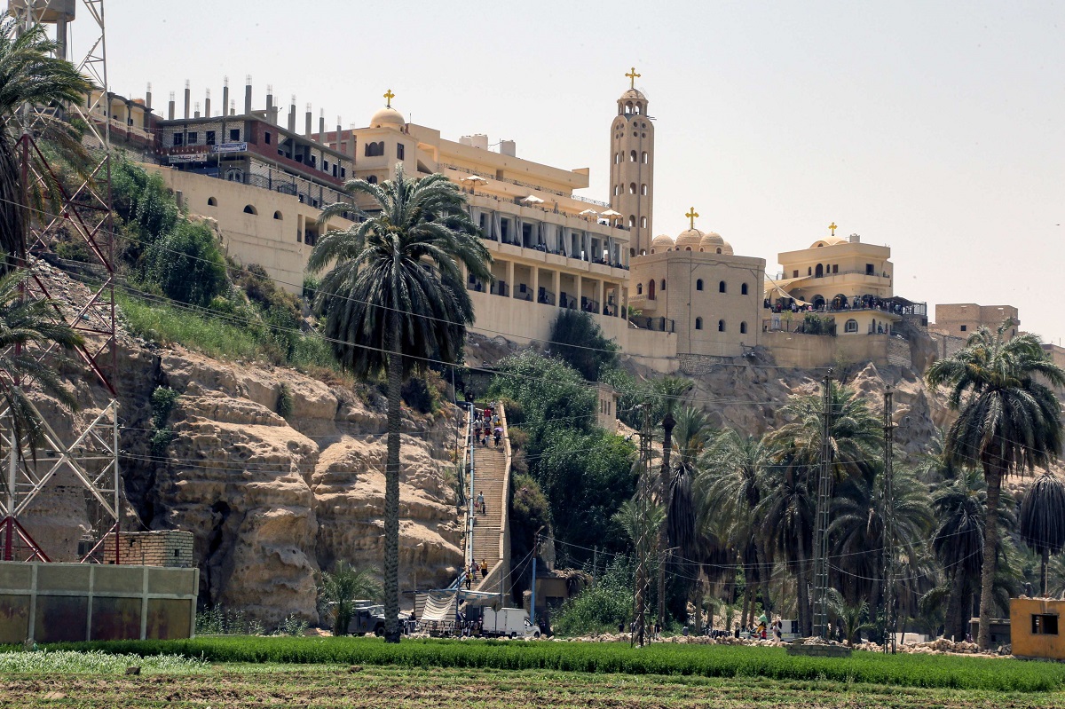 كنيسة السيدة العذراء في منطقة جبل الطير بالمنيا في مصر