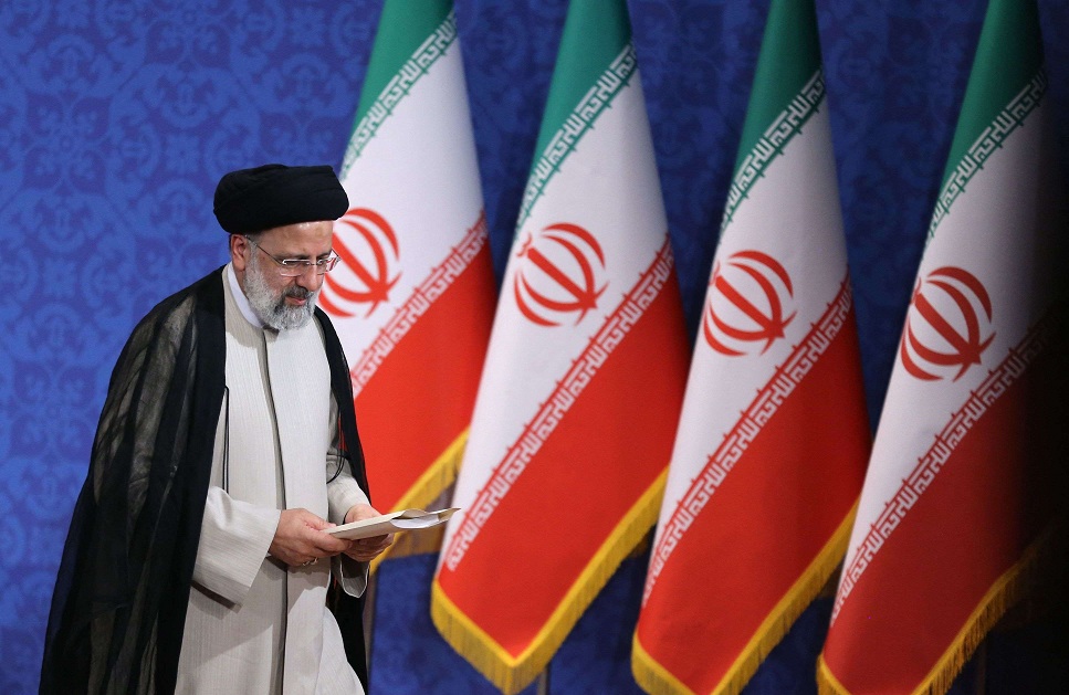الرئيس الإيراني المنتخب يعرض الخطوط العريضة لسياساته الخارجية