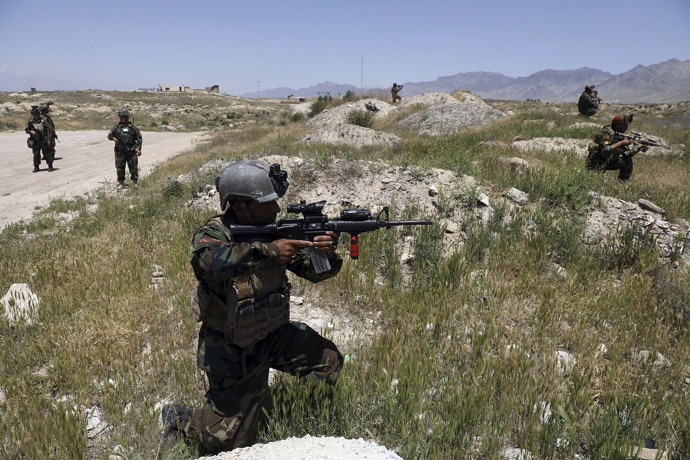 الناتو يبحث كيفية توفير التدريب للقوات الأفغانية فيما تستعد قواته لمغادرة أفغانستان