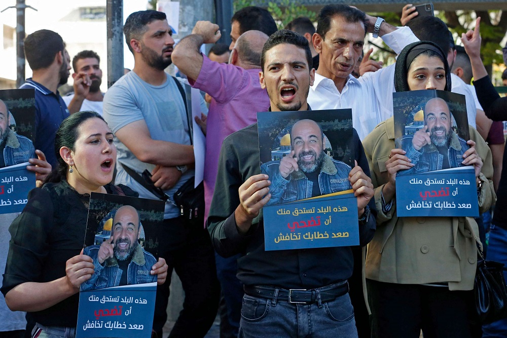 مظاهرات منددة بمقتل معارض فلسطيني