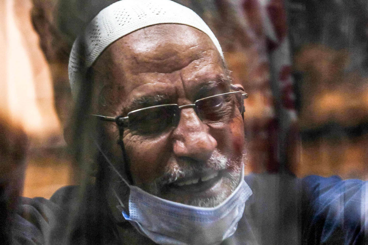 محمد بديع زعيم الأخوان في مصر اثناء محاكمته