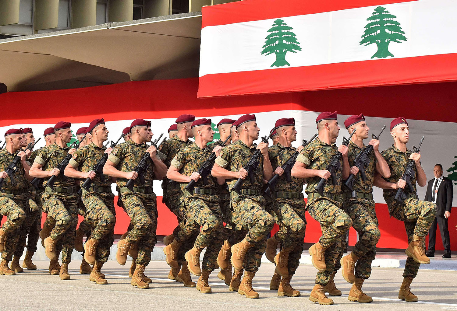 جيش دستوري يحمي لبنان اسمه الحياد