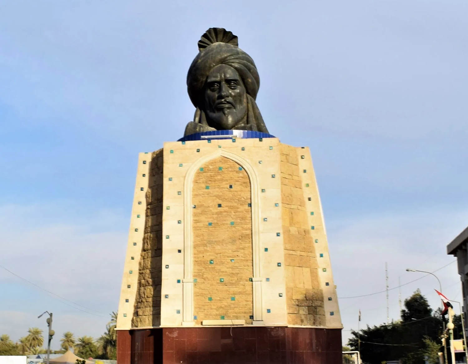 تمثال أبو جعفر المنصور في بغداد
