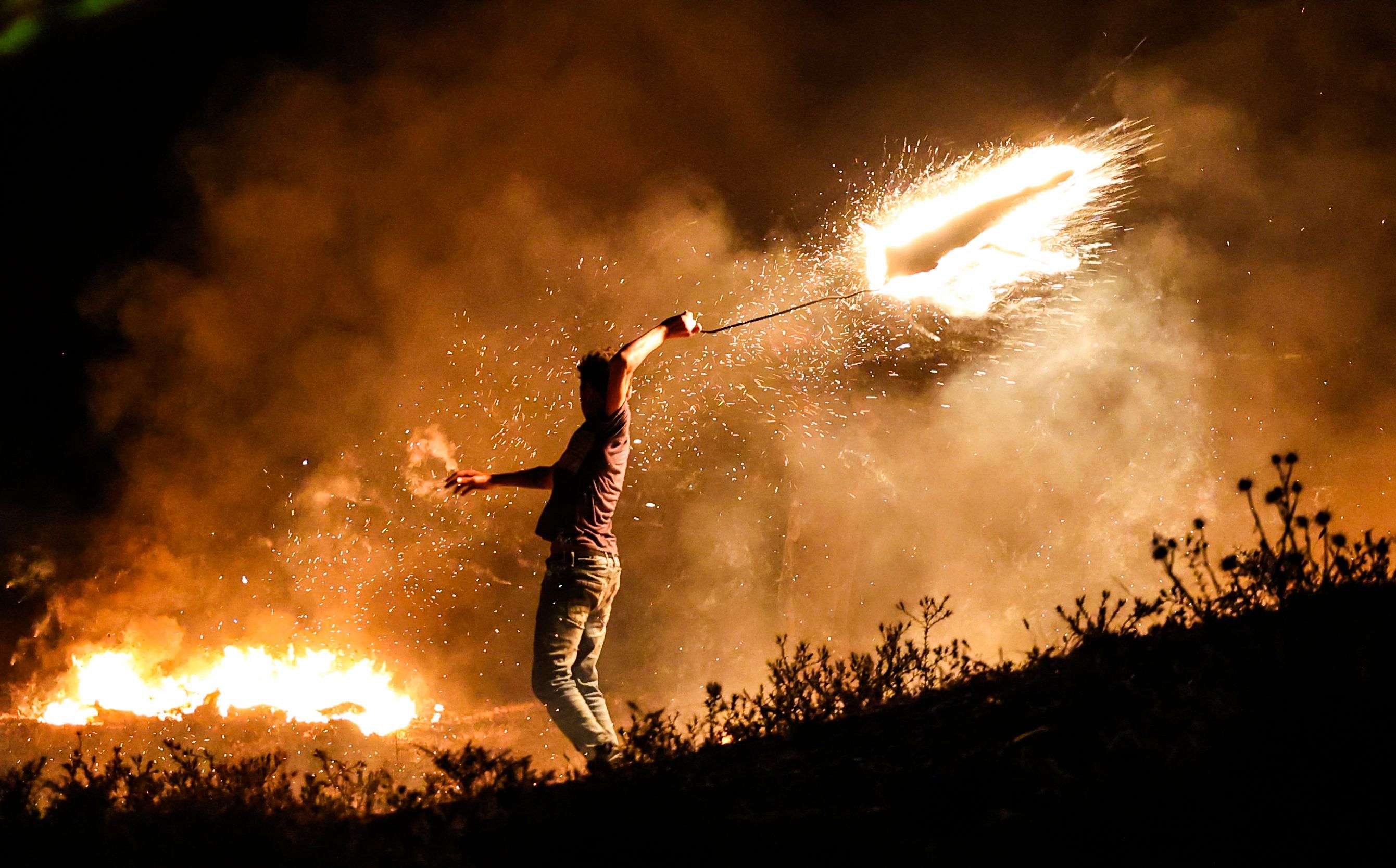 الفلسطينيون اطلقوا بالونات حارقة من قطاع غزة نحو الأراضي الإسرائيلية