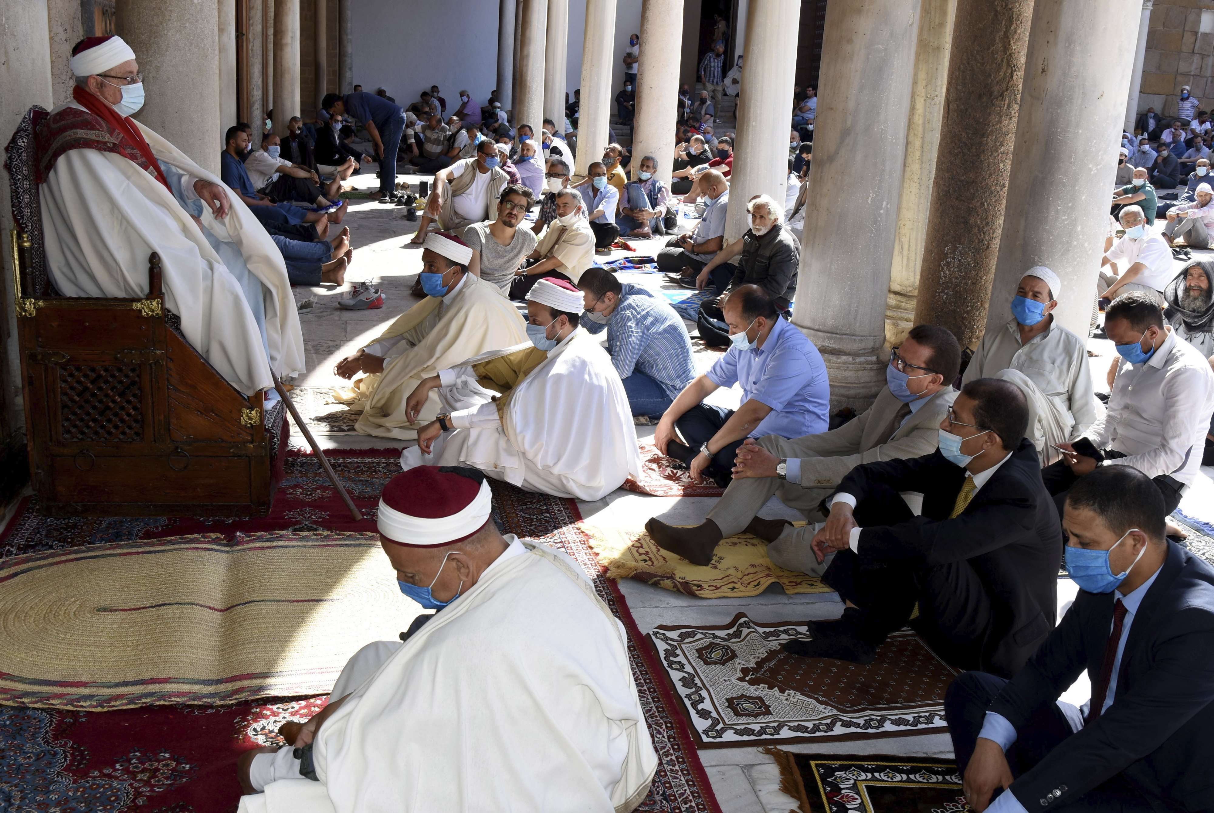 تطهير المساجد من المتطرفين يتطلب عناية مركزة ومعالجة خاصة من قبل أئمة تكونهم الدولة