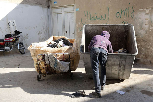 60 بالمئة من سكان إيران تحت خط الفقر