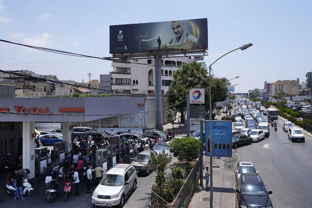 لبنان يعاني أزمات متناثرة