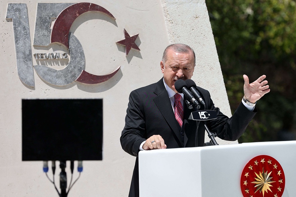 اردوغان يروج لديمقراطية ضعيفة للتغطية على ممارسات القمع