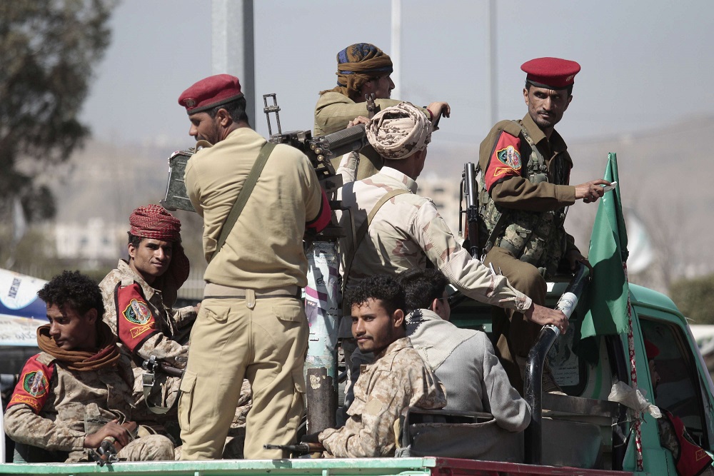 رفض الحوثي الاستجابة لدعوات السلام يعقد أزمة اليمن