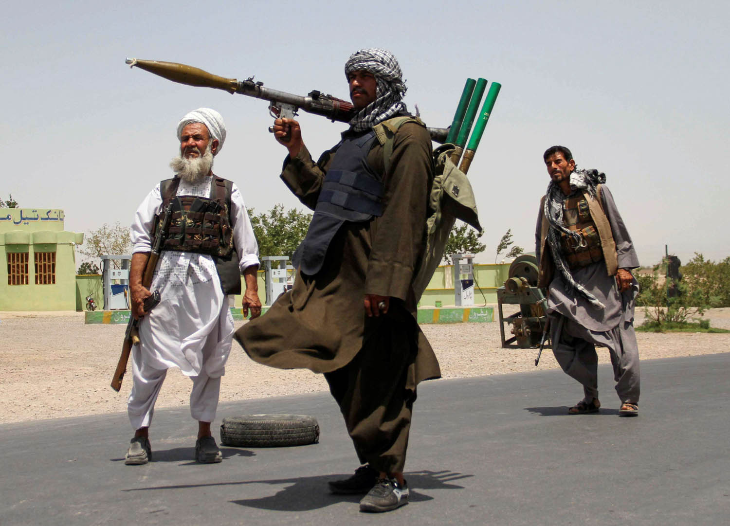 مجاهدون أفغان سابقون يحملون السلاح مجددا في مواجهة طالبان