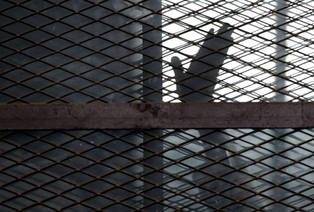 مآس خلف قضبان السجون الإيرانية 