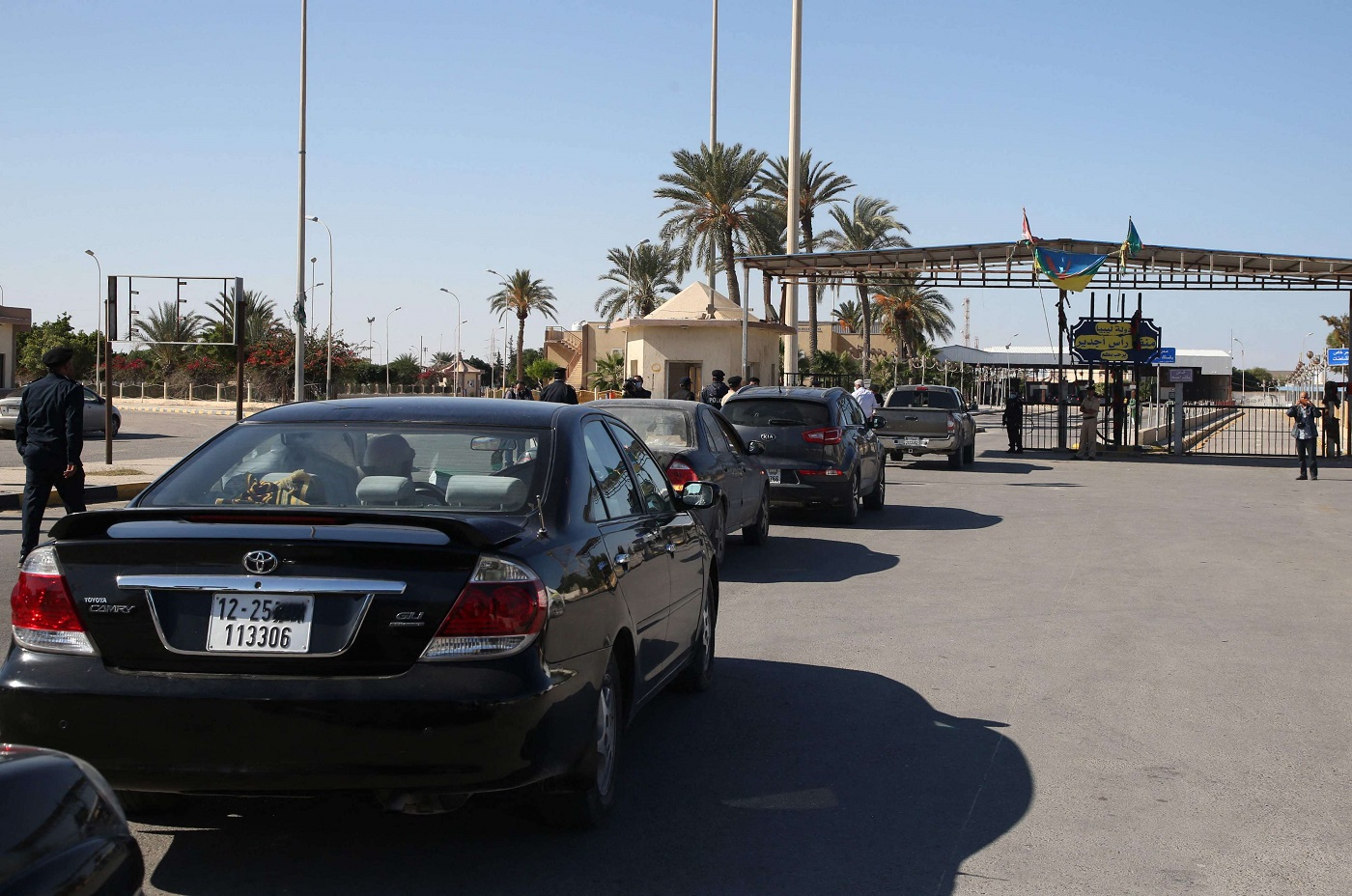 معبر راس جدير الحدودي بين تونس وليبيا