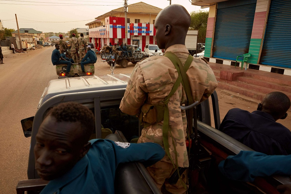 الوضع الأمني والسياسي يبدو هشا في السودان مثقلا بإرث البشير