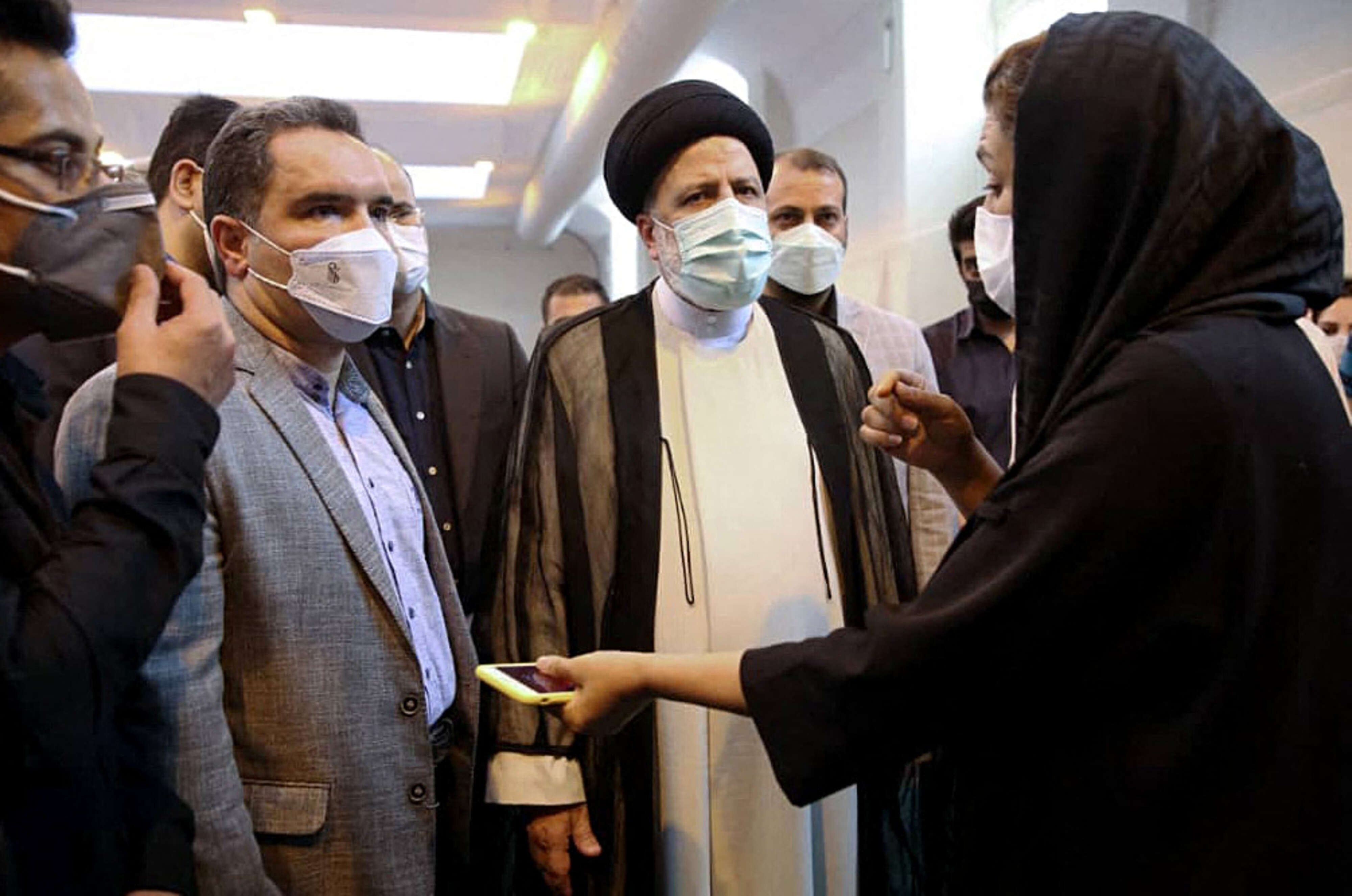 الرئيس الايراني يقوم بزيارات الى سبع محافظات خلال شهرين