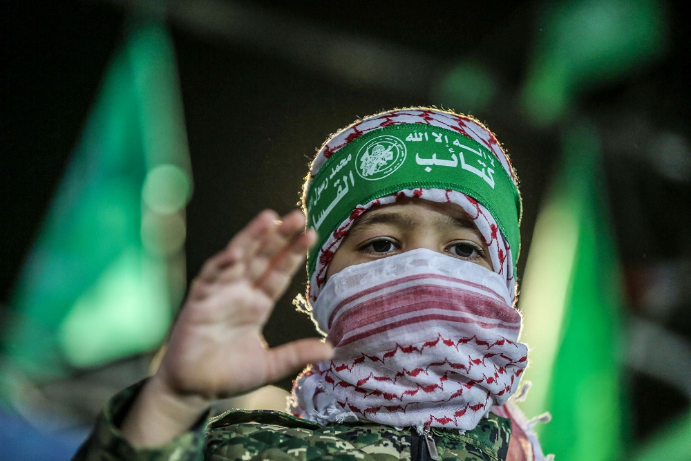 حتى الآن، تحظر بريطانيا الجناح العسكري فقط لحماس وهو كتائب عز الدين القسام