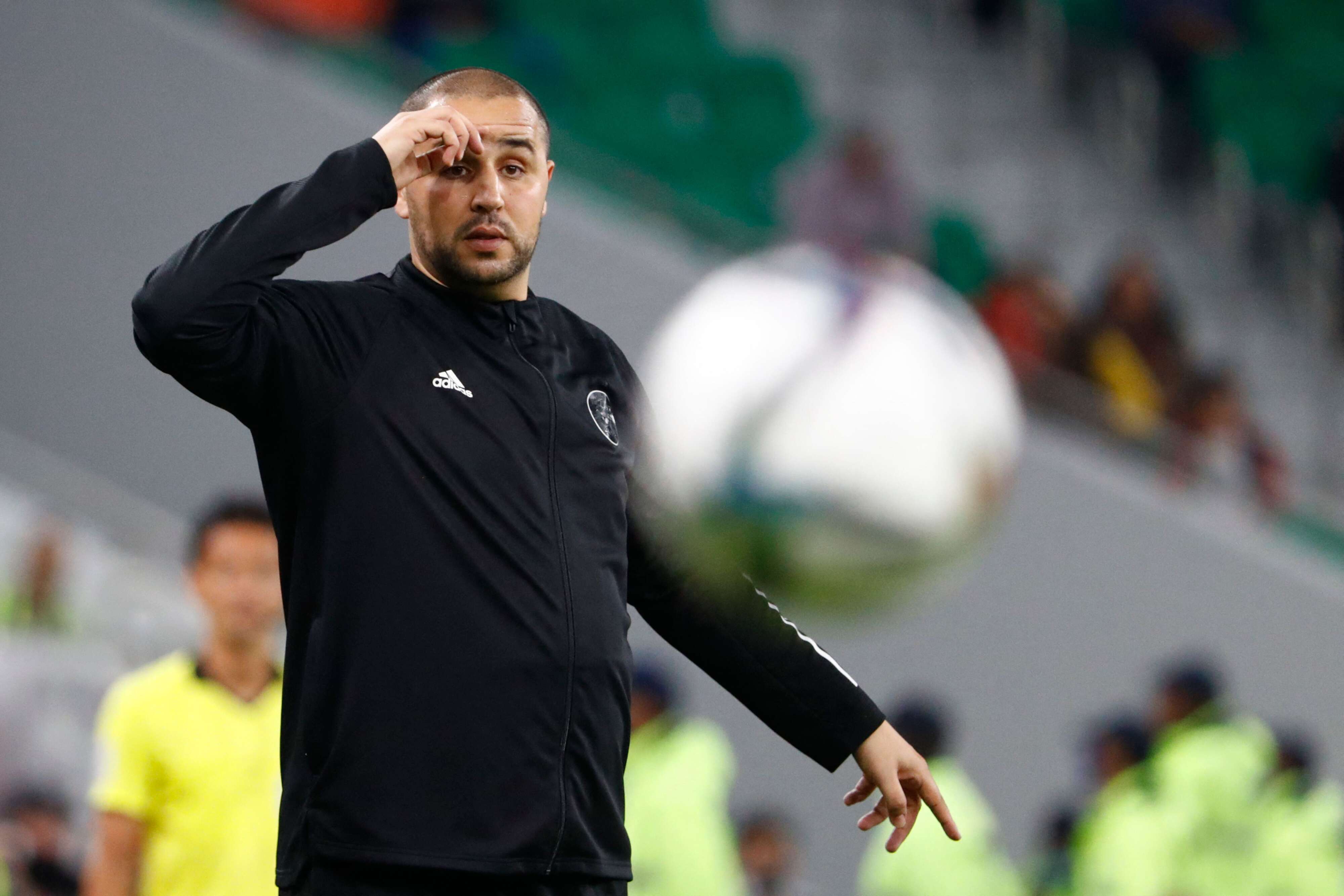 بوقرة يعول على اللعب الجماعي للجزائريين