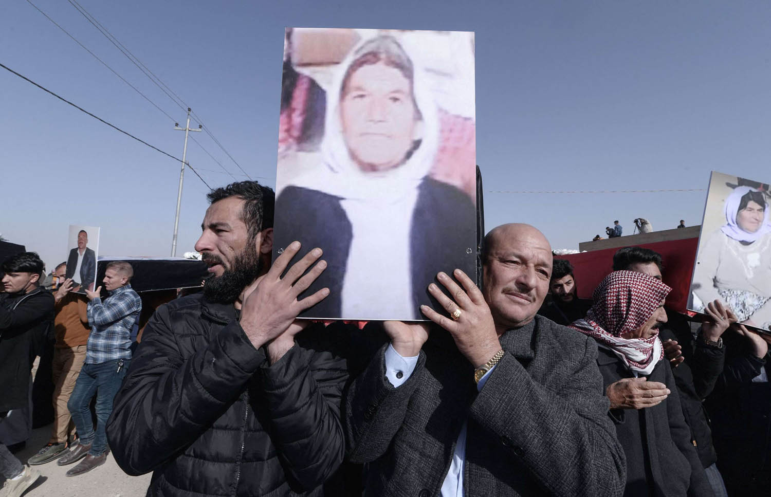 تشييع لضحايا داعش من اليزيديين في سنجار