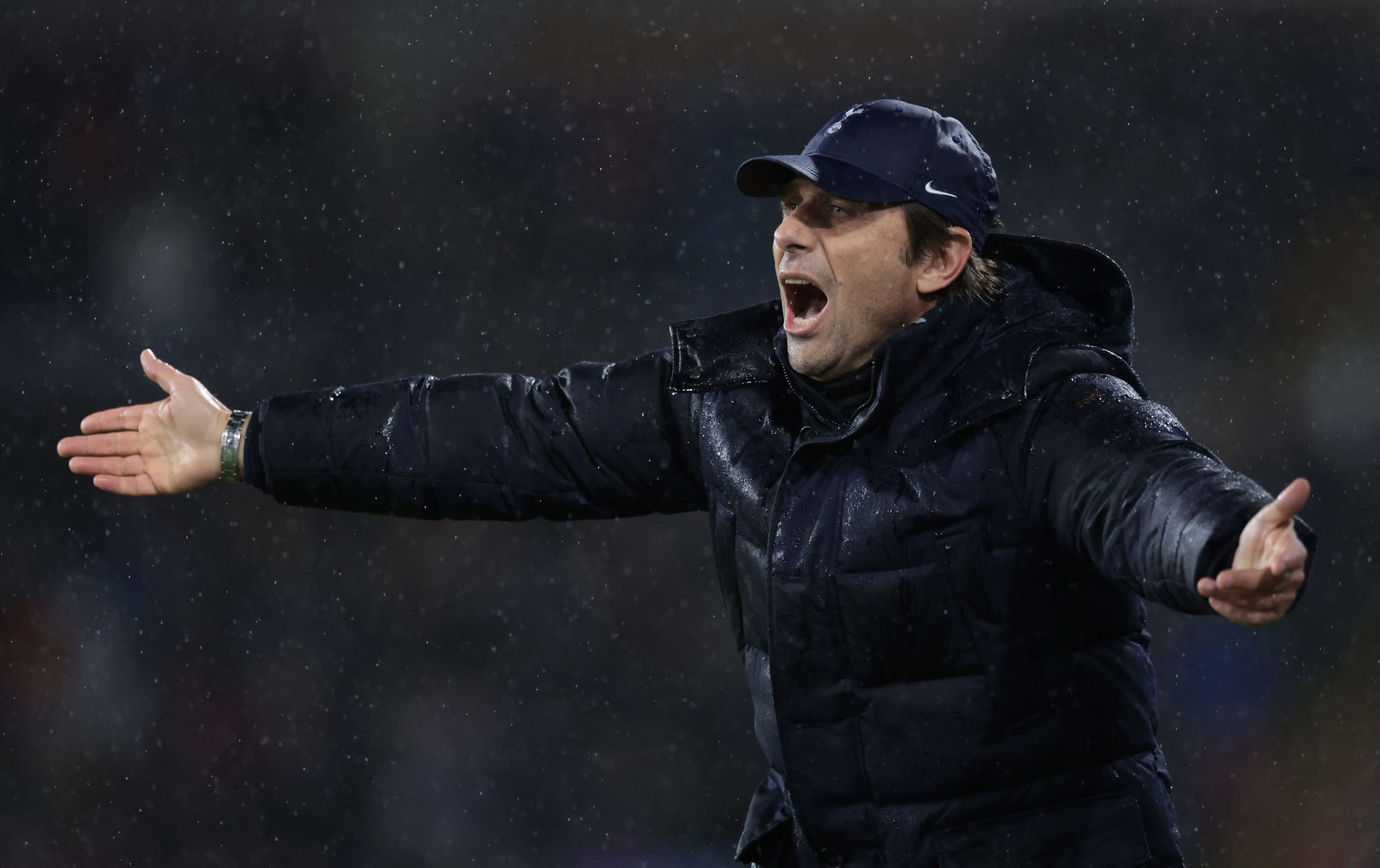 فريق 'الديوك' بقيادة مدبه الايطالي ينتكس مجددا