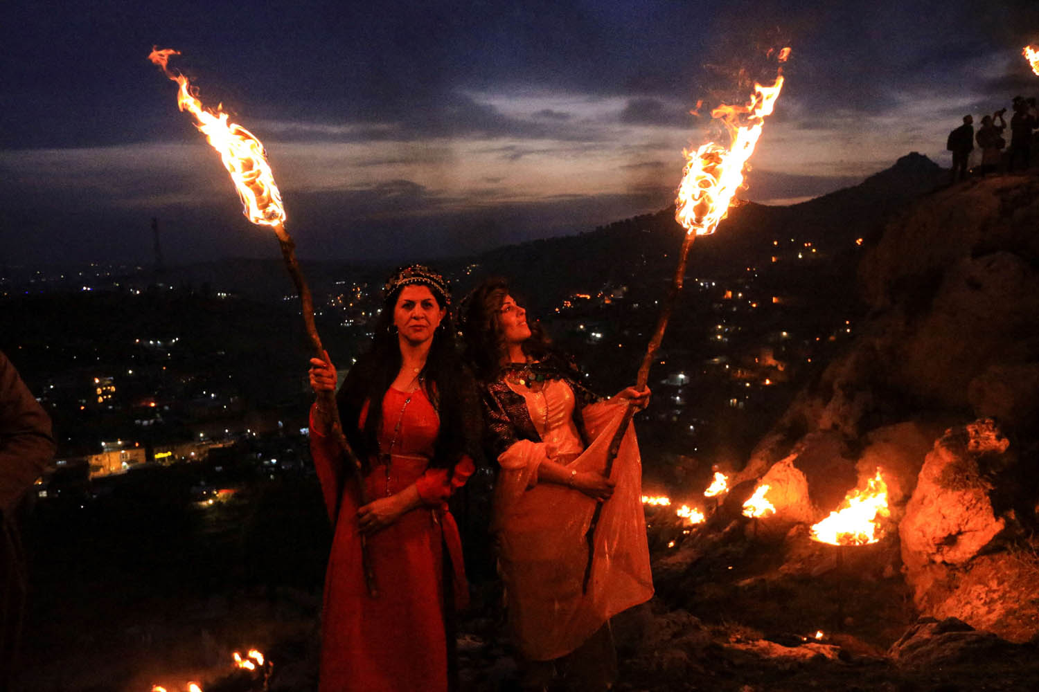 كرديتان تحتفلان بعيد النوروز في عقرة شمال العراق