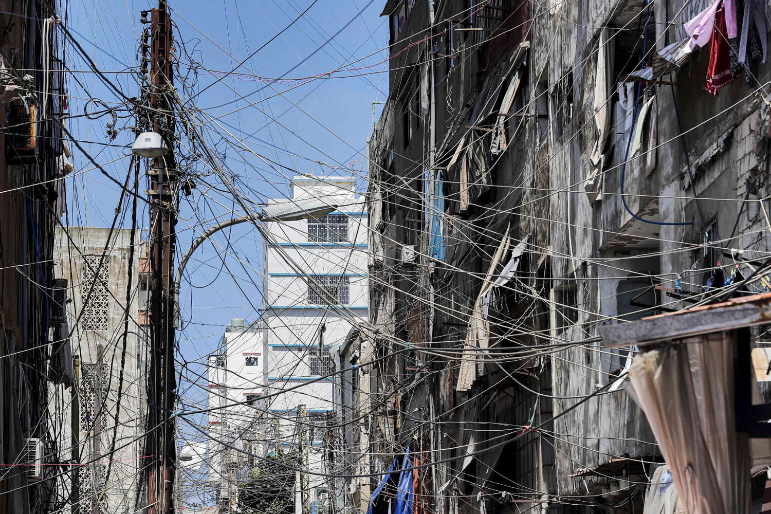 تمريرات لشبكات كهرباء غير حكومية في لبنان