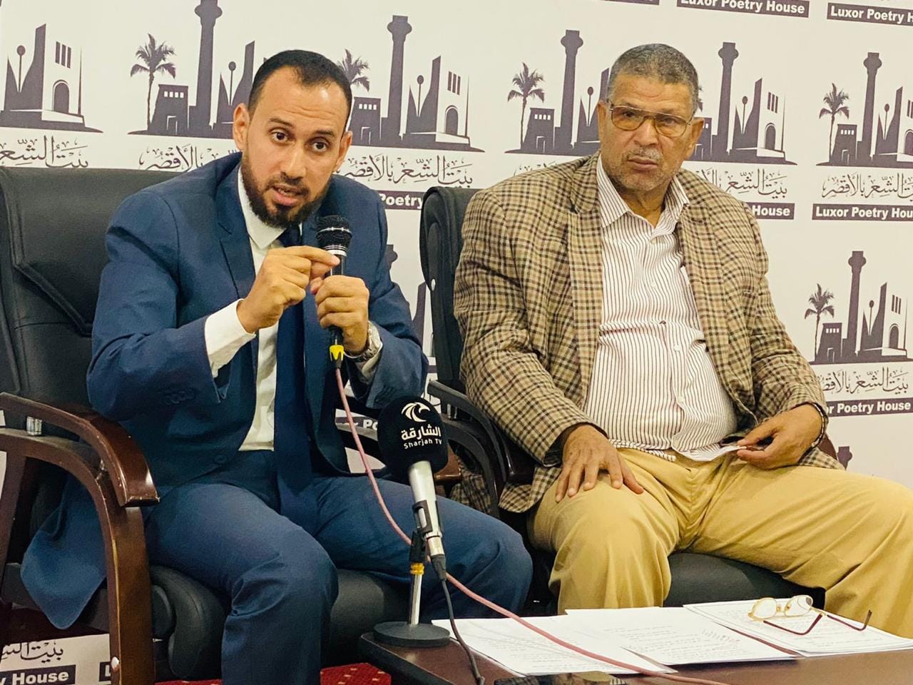 'الشعر وتطبيقاته في الأدب المقارن'