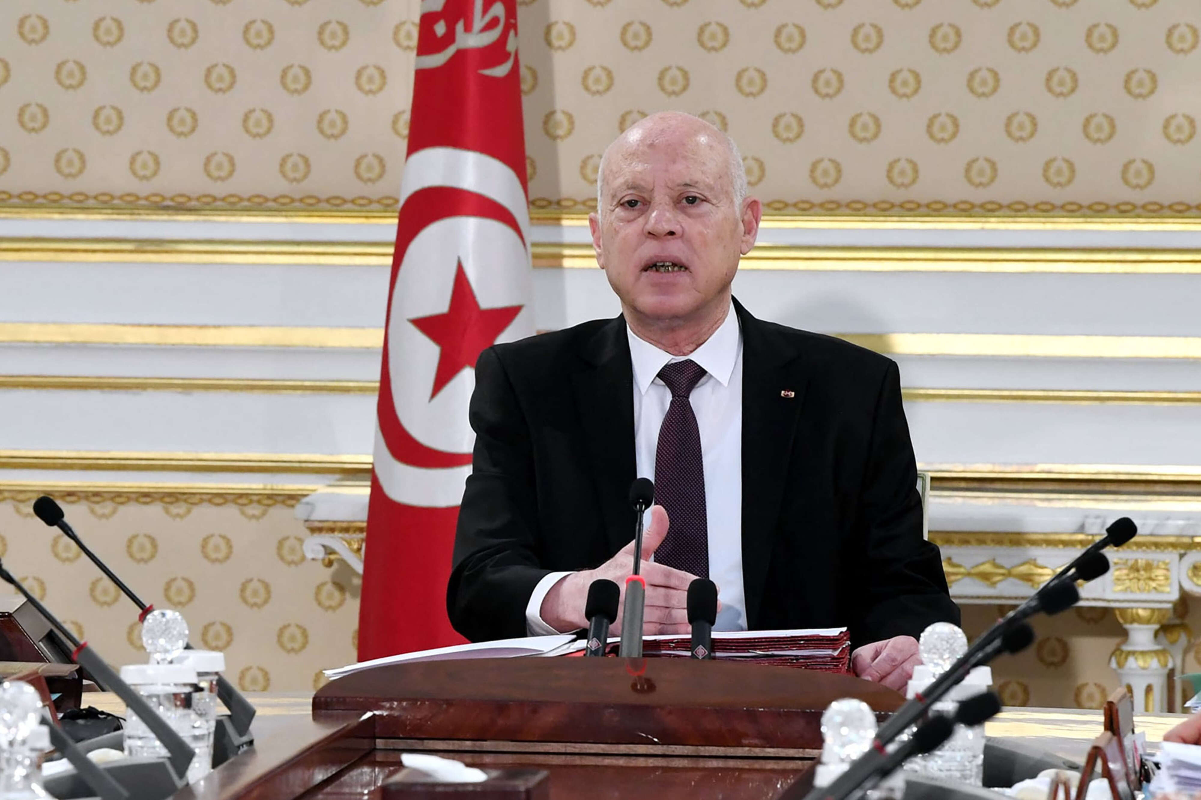 الرئيس التونسي يعيد ضبط الايقاع السياسي في تونس في تصحيح لمسار ما بعد الثورة