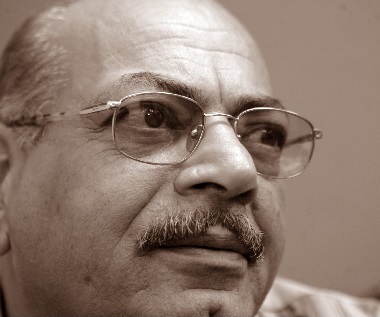 علي جعفر العلاق