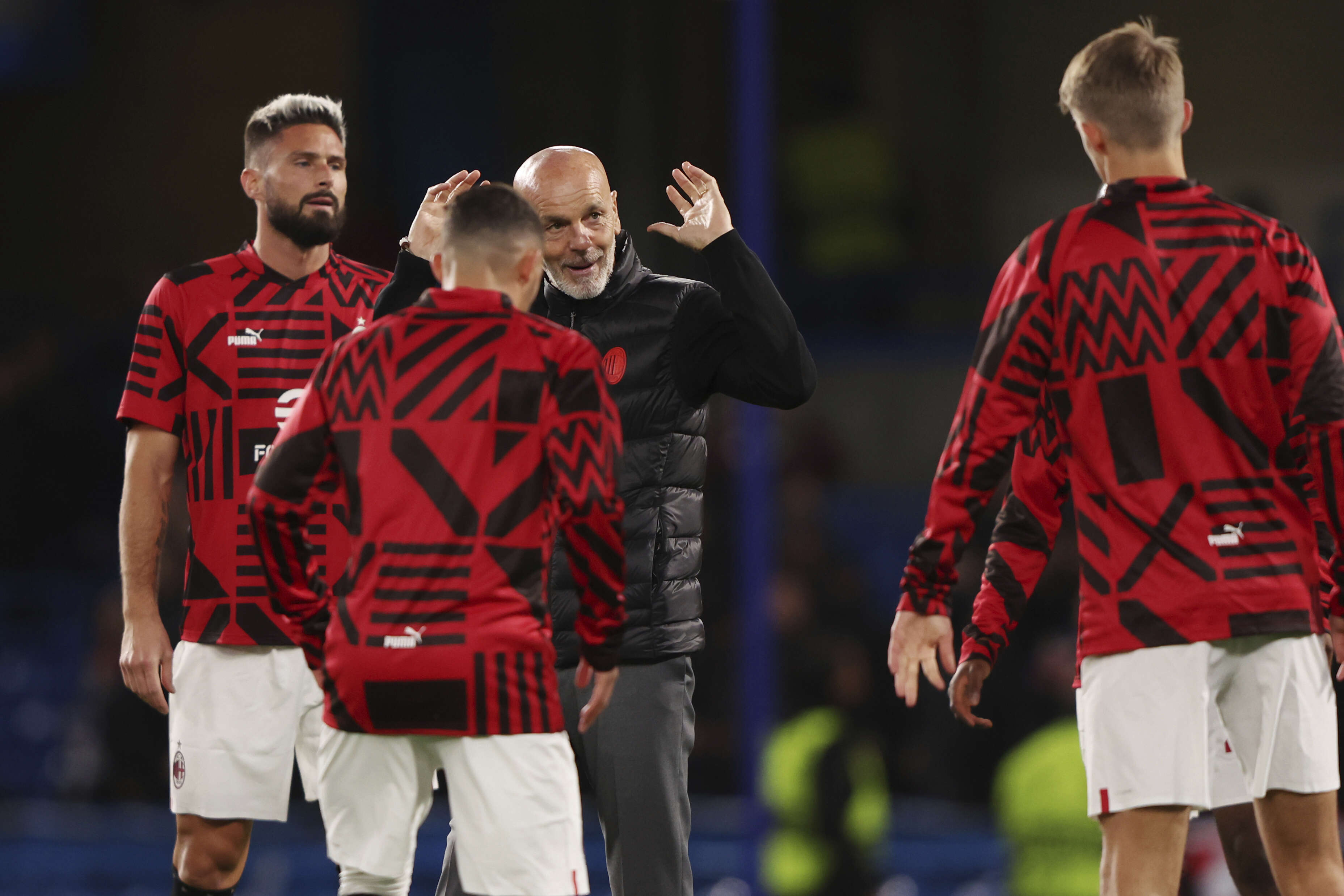 فريق 'روسّونيري' لفض الشراكة في عدد النقاط مع غريمه تشلسي