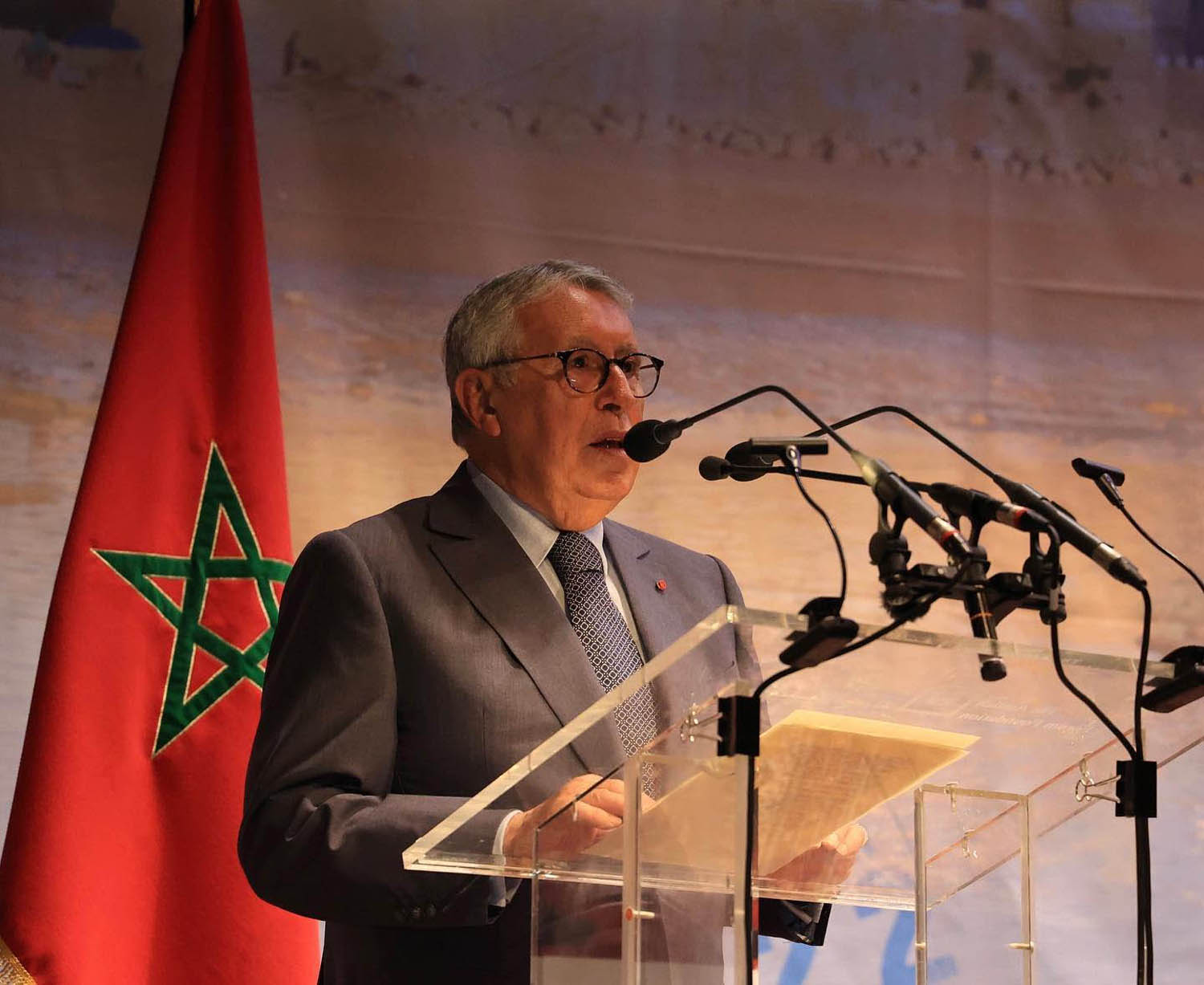 محمد بن عيسى في افتتاح موسم أصيلة