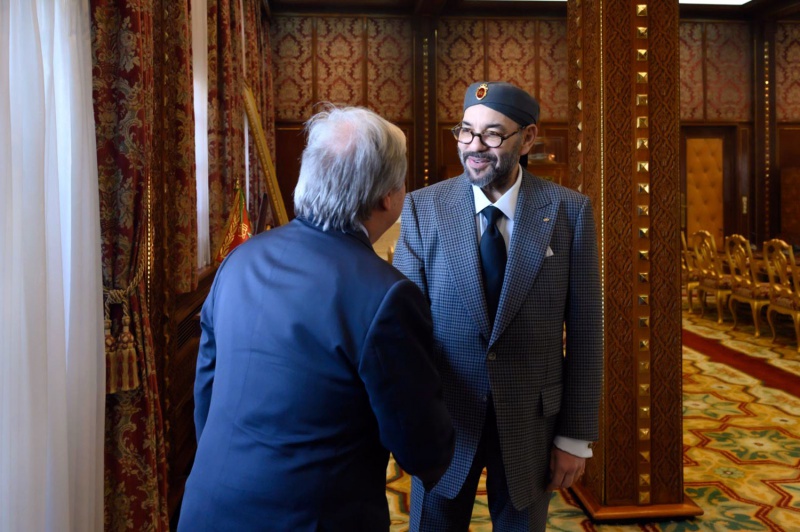 أشاد غوتيريش بالالتزام الدائم للعاهل المغربي بتعزيز قيم الانفتاح والتسامح والحوار واحترام الاختلافات.