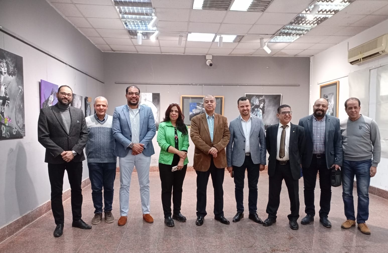 الفنان الدكتور صالح عبد المعطي والفنان الدكتور أحمد حمزة عميد الكلية