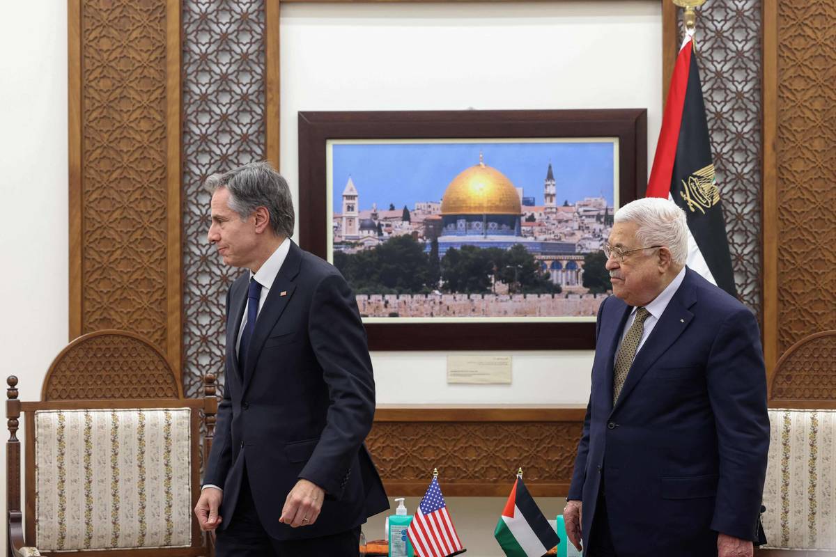 الرئيس الفلسطيني محمود عباس مع وزير الخارجية الأميركي انتوني بلينكن في رام الله