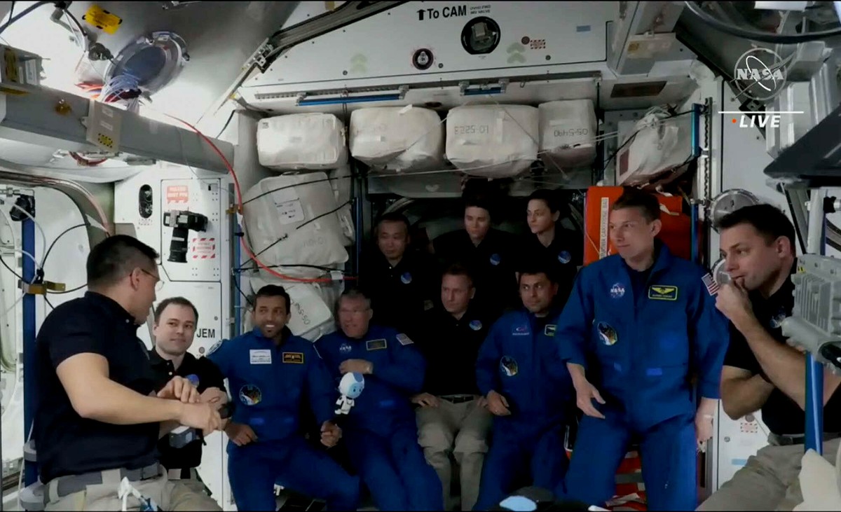 سلطان النيادي