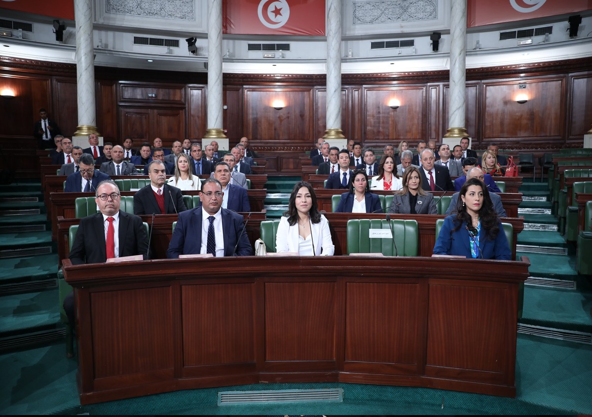 البرلمان الجديد ينطلق وسط رفض قوى سياسية ومدنية بتونس لإجراءات سعيد