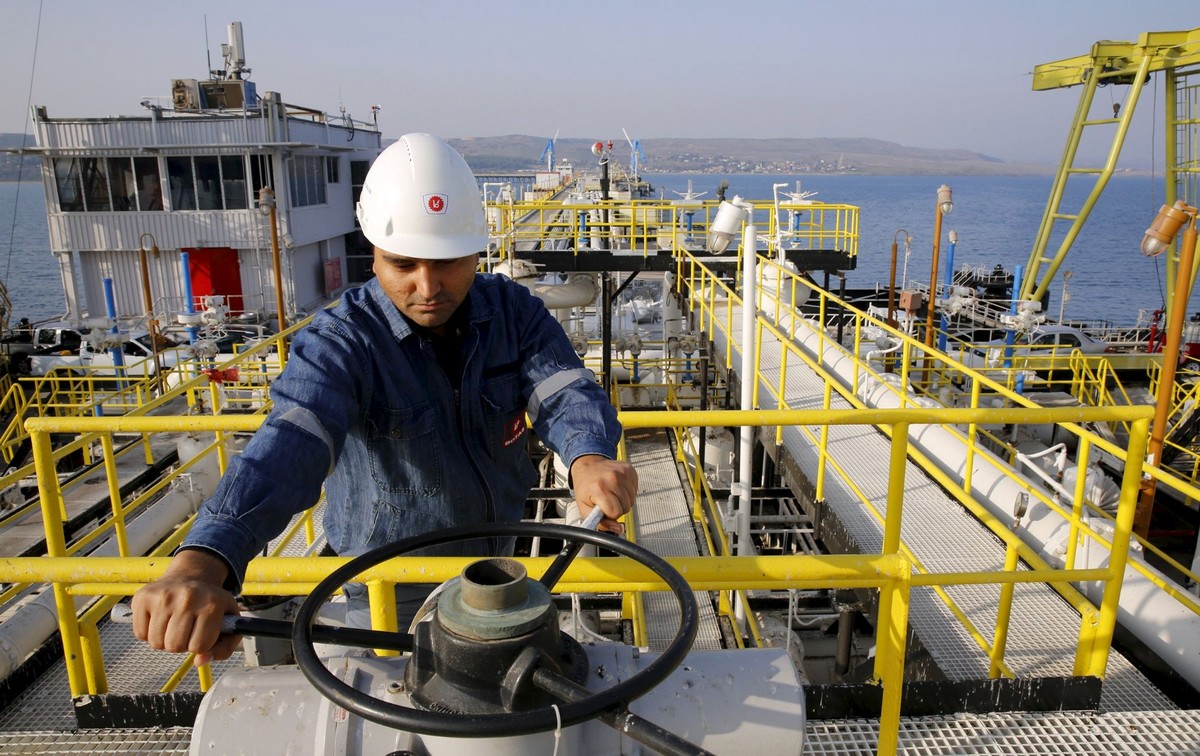  تركيا أوقفت تدفق صادرات نفطية حجمها 450 ألف برميل يوميا
