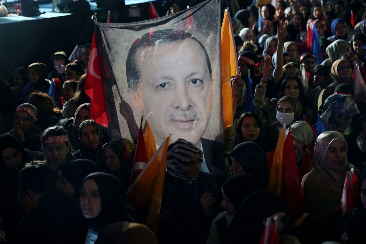 أردوغان تبنى سياسة إقليمية صدامية