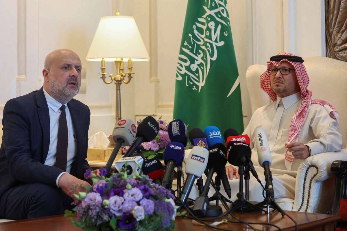 وزير الداخلية اللبناني يتعهد للسعوديين بمتابعة ملف الاختطاف لكشف ملابساته