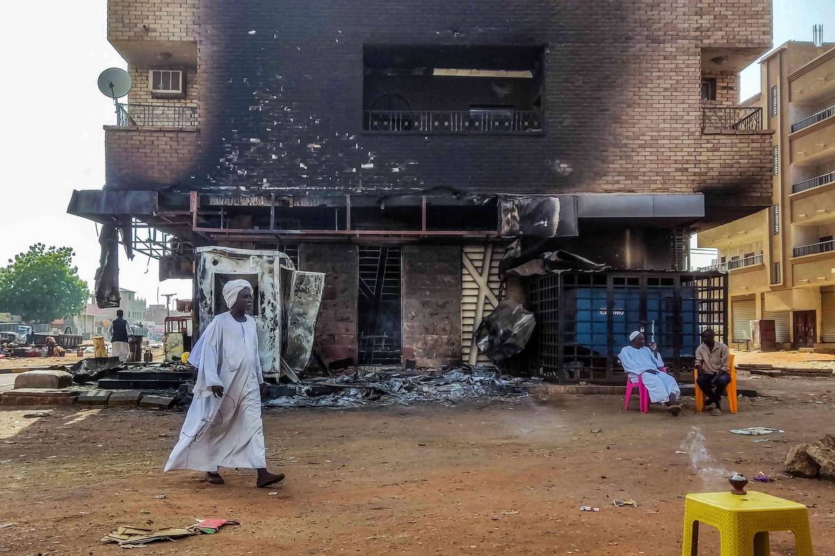 آثار الاشتباكات بين الجيش السوداني وقوات الدعم السريع
