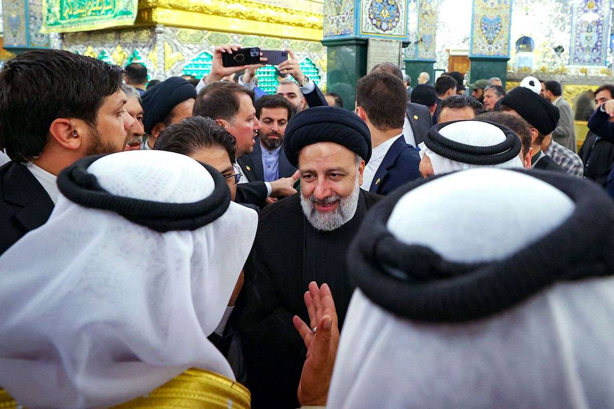 الرئيس الإيراني إبراهيم رئيسي في زيارة ضريح السيدة زينب في دمشق