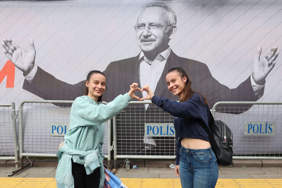ورقة الشباب قد تحسم المنافسة بين أردوغان وكليتشدار أوغلو