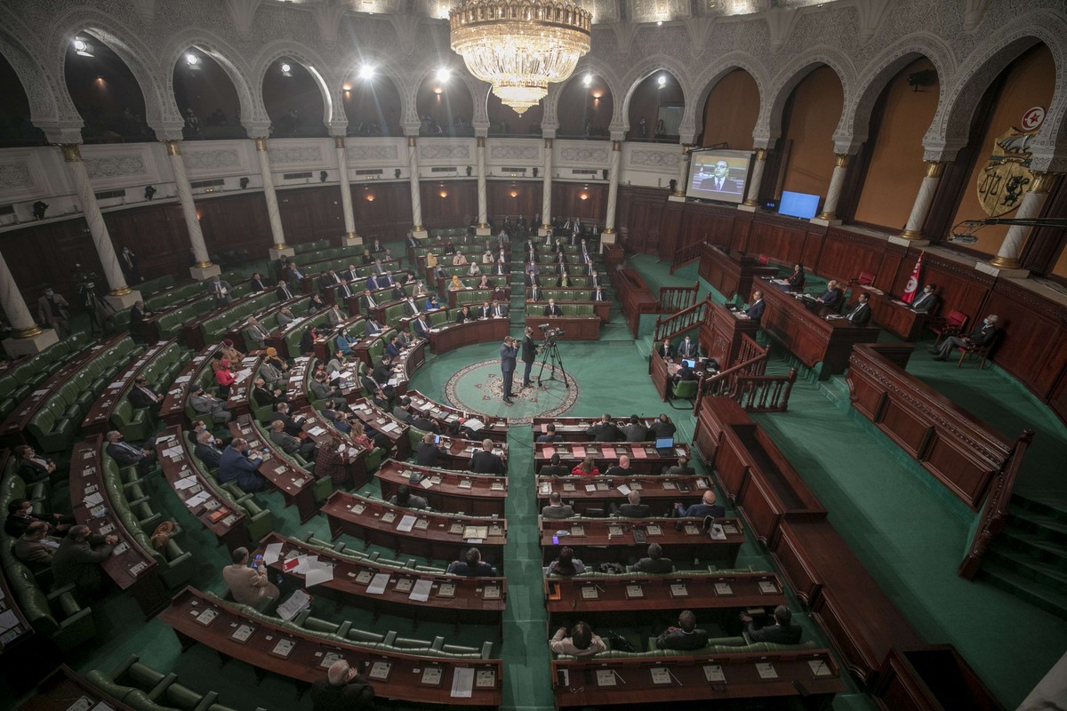 وزيرة المالية تؤكد ان قروضا ستخصص لتمويل الاستثمار